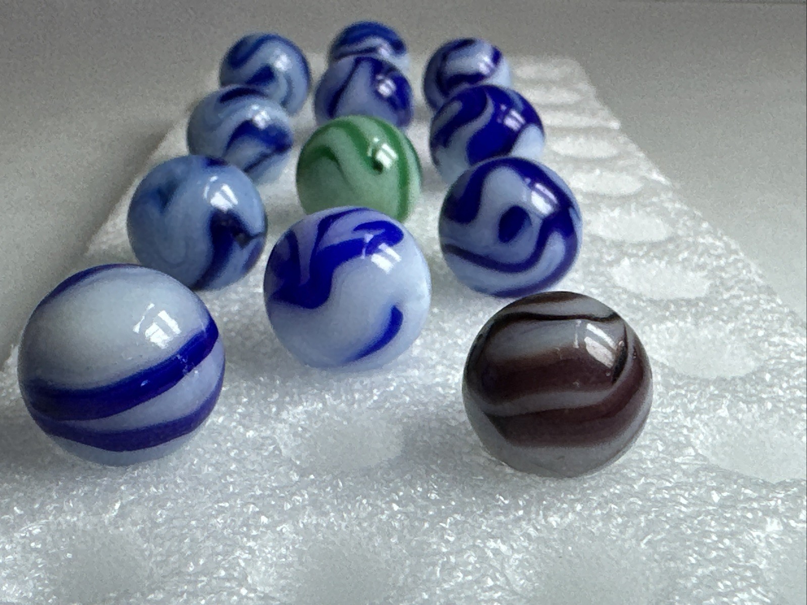 285 Lot of 12 Ravenswood Swirl Vintage Marbles! Awesome Lot