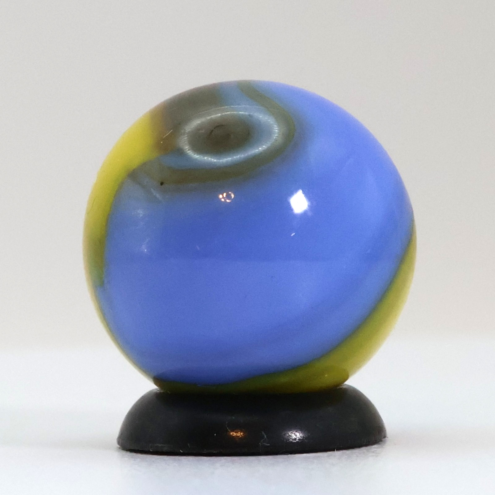 5/8″ Akro Agate Special Corkscrew Blue Yellow Tan NM++