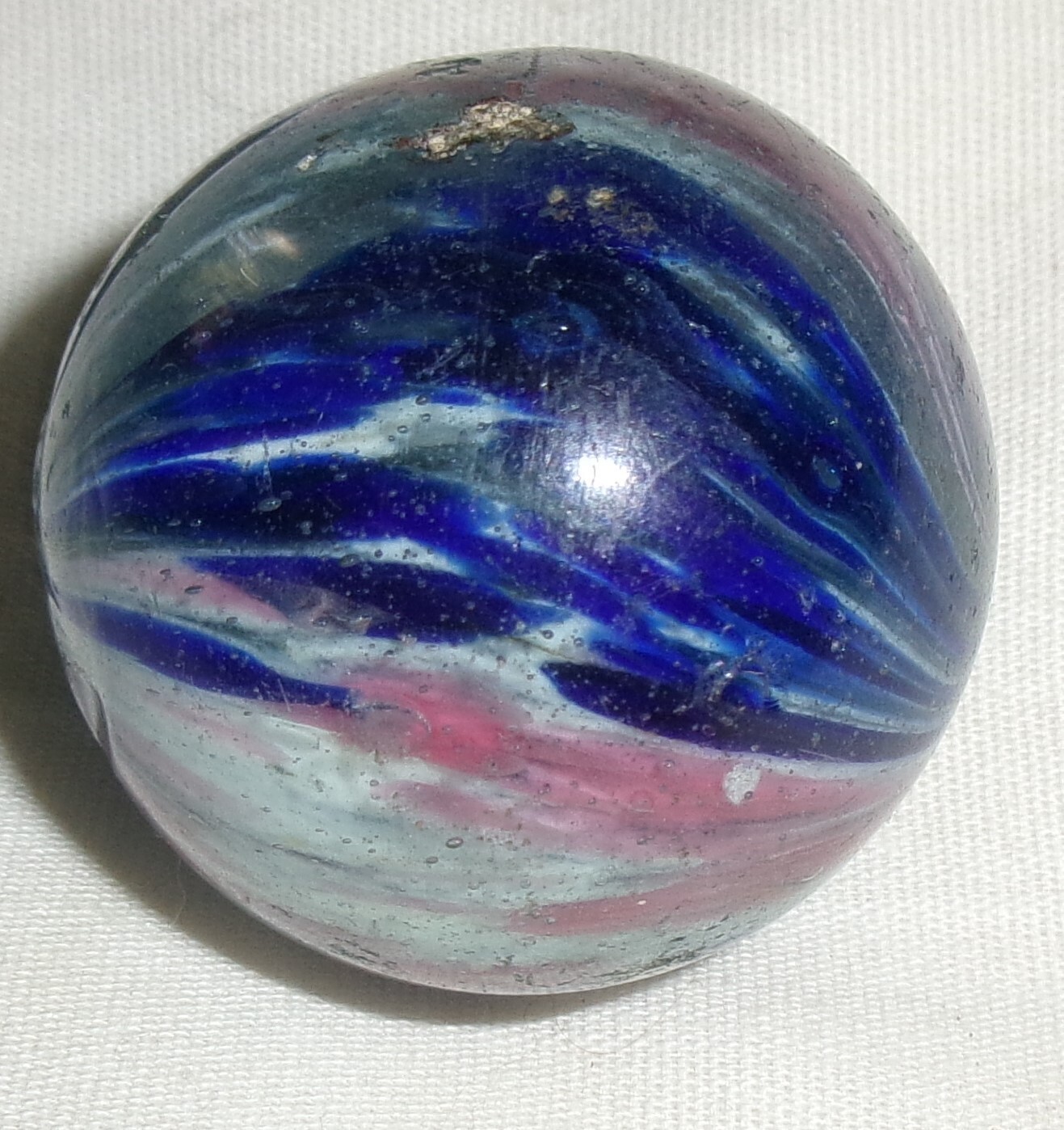 ANTIQUE GERMAN 1890’s 1 4/10 ” HAND MADE ONIONSKIN GLASS TOY GAME MARBLE MAN ART