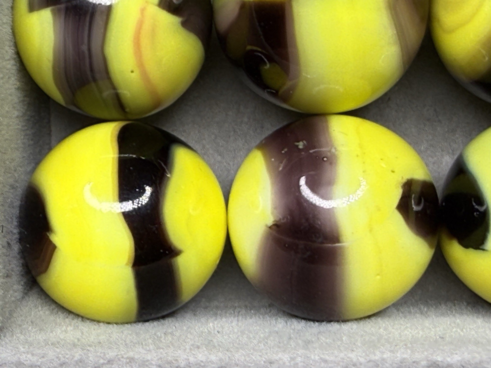 Lot Of 11 Marble King Bumblebee Marbles .61” To .66” NM(+) To Mint