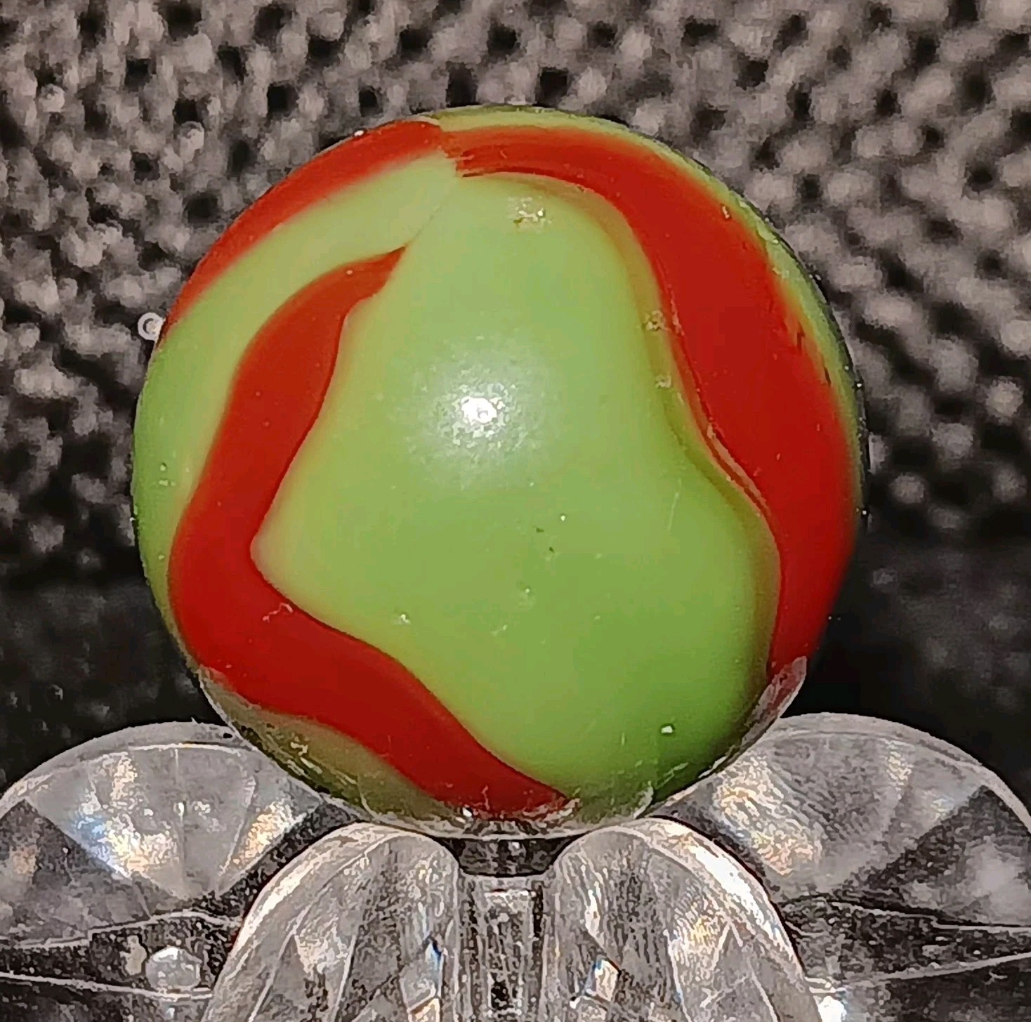 Vintage Peltier Glass NLR Dragon Marble. Nm. .63″ Uv Active. Beautiful Pattern