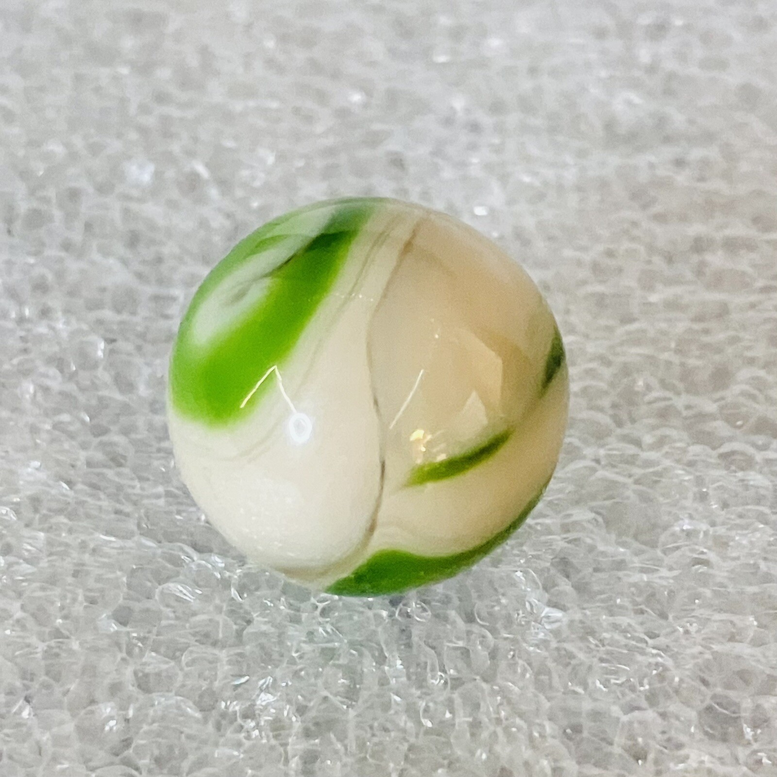 Ravenswood “R” Swirl Marble .63″ Wet NM+ Green White Clear