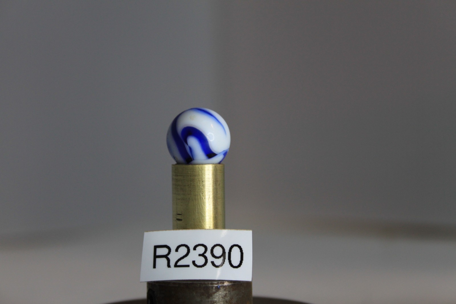PELTIER GLASS MARBLE BLUE RACER SNAKE OPAQUE WHITE 5/8″ VINTAGE FLAME SPIRAL TOY