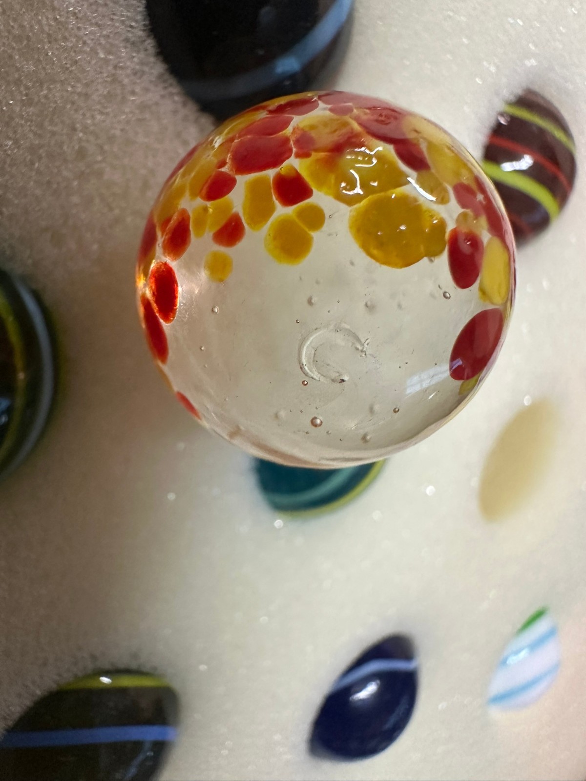 Solitaire Di Venezia Hand Blown Glass Marbles w/Marbles Collector book.