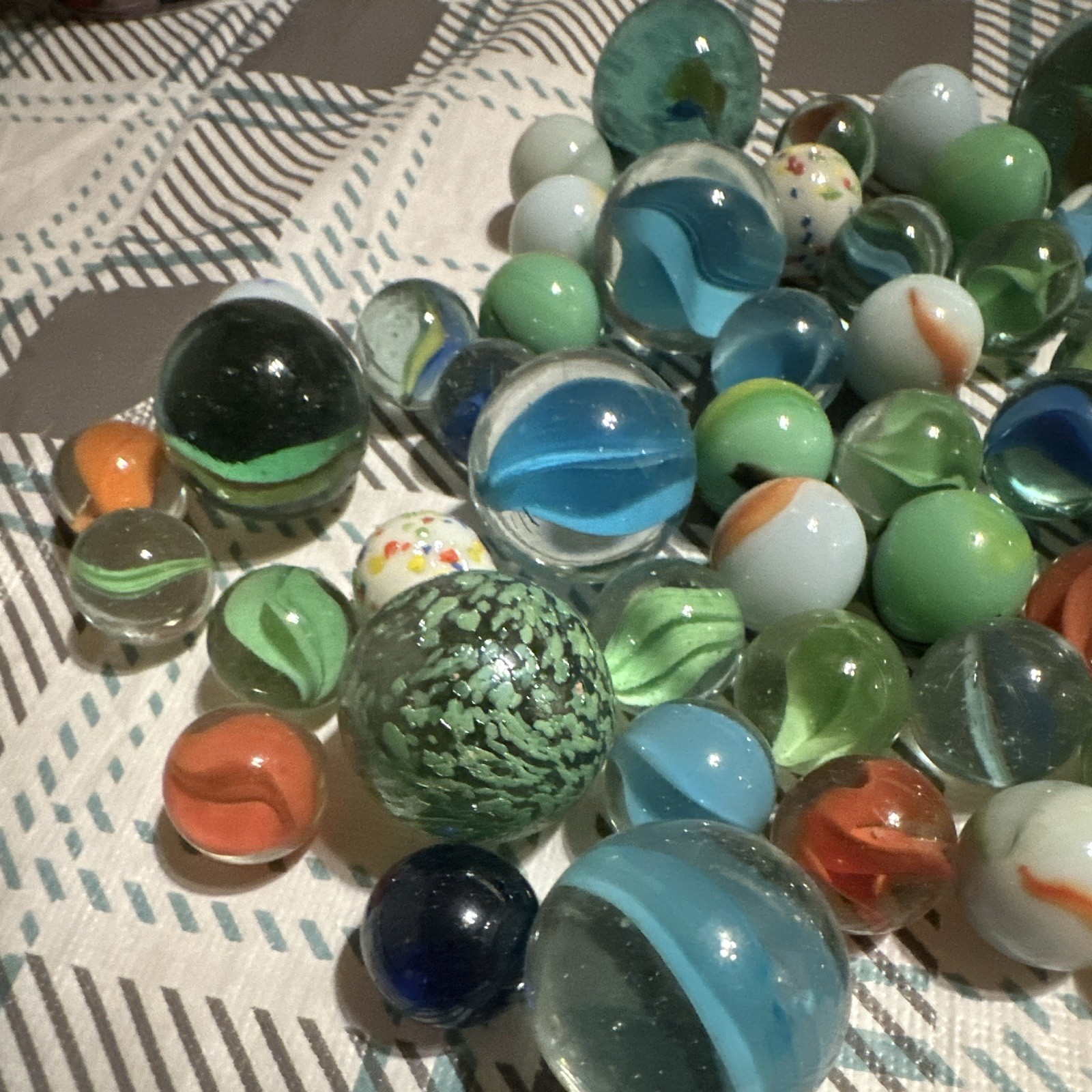Mixed Lot Glass Toy Marbles Assorted Colors & Sizes w/ Shooters, Machine Made