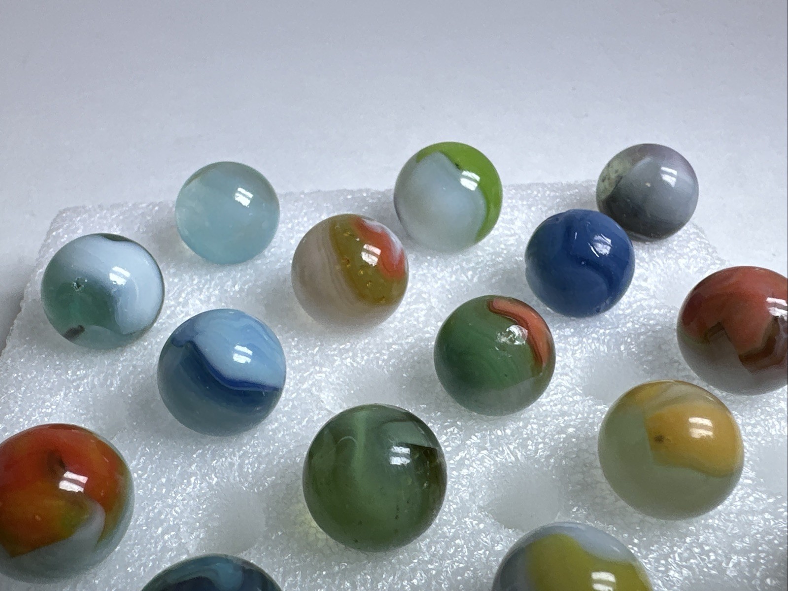 394 Lot Of 30 Vitro Agate Conqueror Vintage Marbles! Rarer Colors/ Chalkie