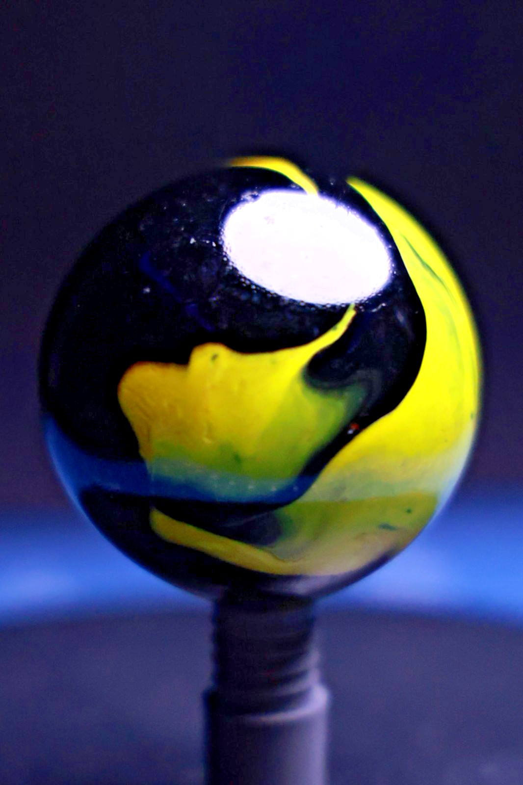 HUGE 1.62″ VTG Swirl Shooter Marble Yellow Black 41mm