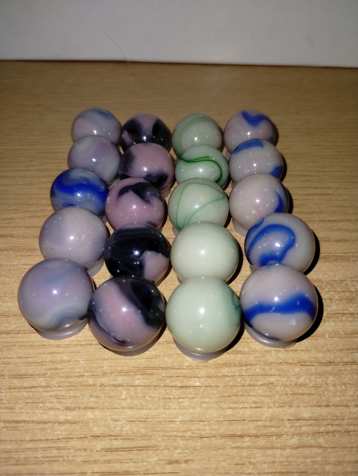 Jabo 20 Florescent Burmese Ultraviolet UV Reactive Fenton Uranium Glass Marbles