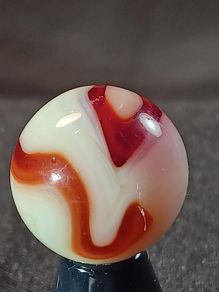 5/8″ Alley Ravenswood Candy Reds Old Lace Swirl NM Serious Marble A933