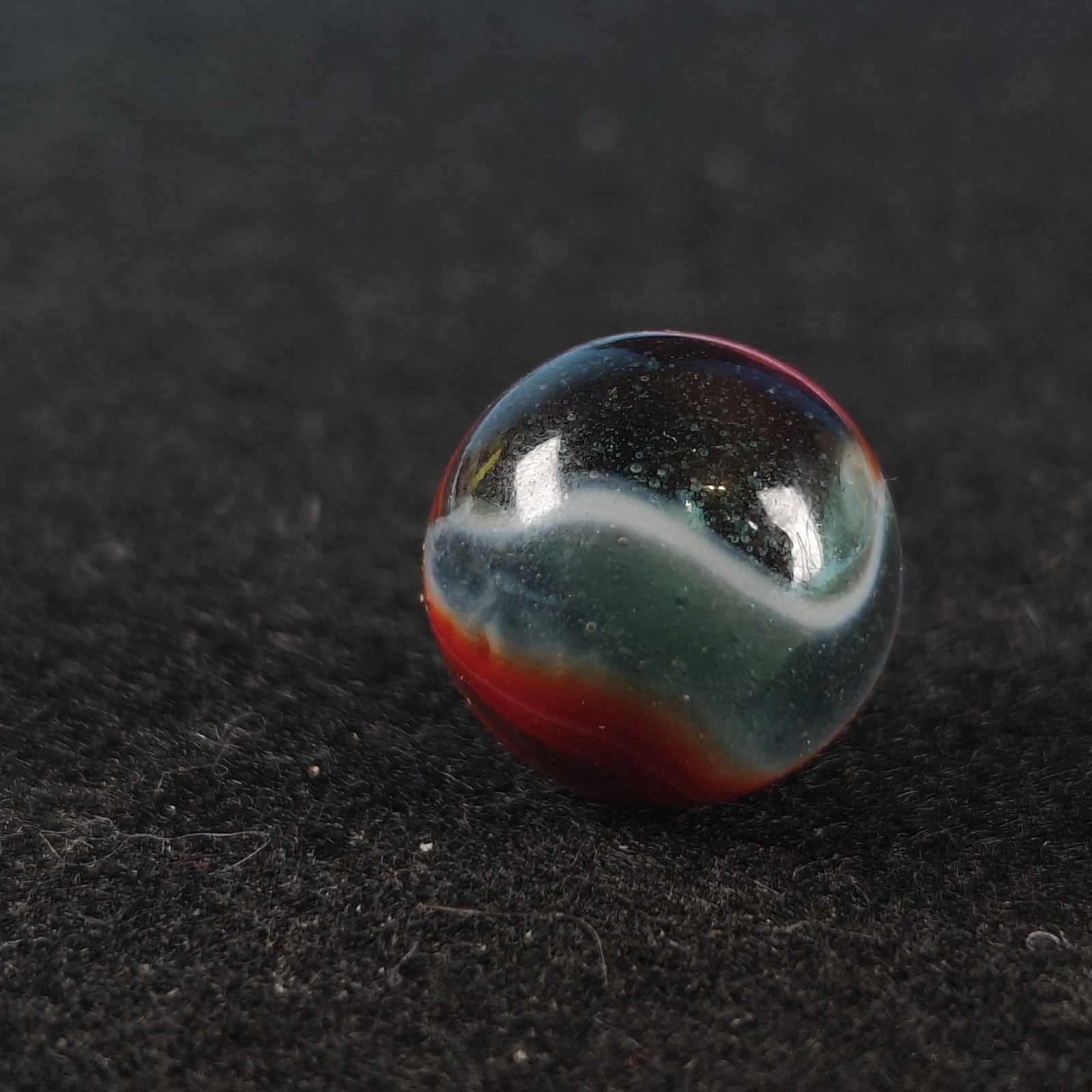 Vintage Marble – Peltier Red White Blue 5/8″ UV Reactive