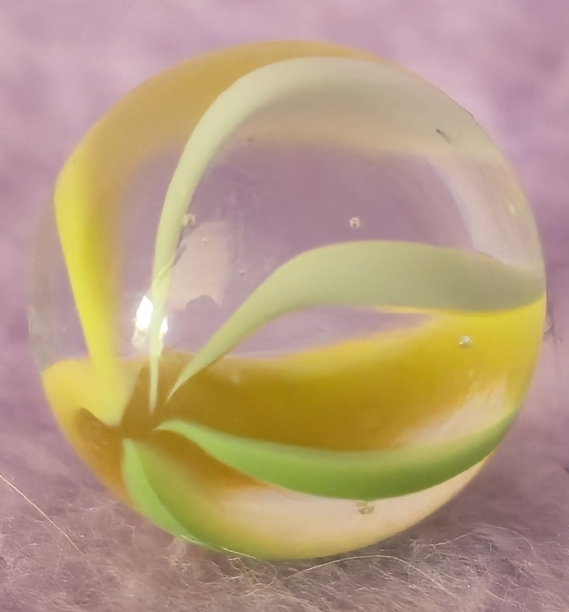 VTG German Glass Marble .46″ White Yellow Green Peewee Mint Condition pee wee