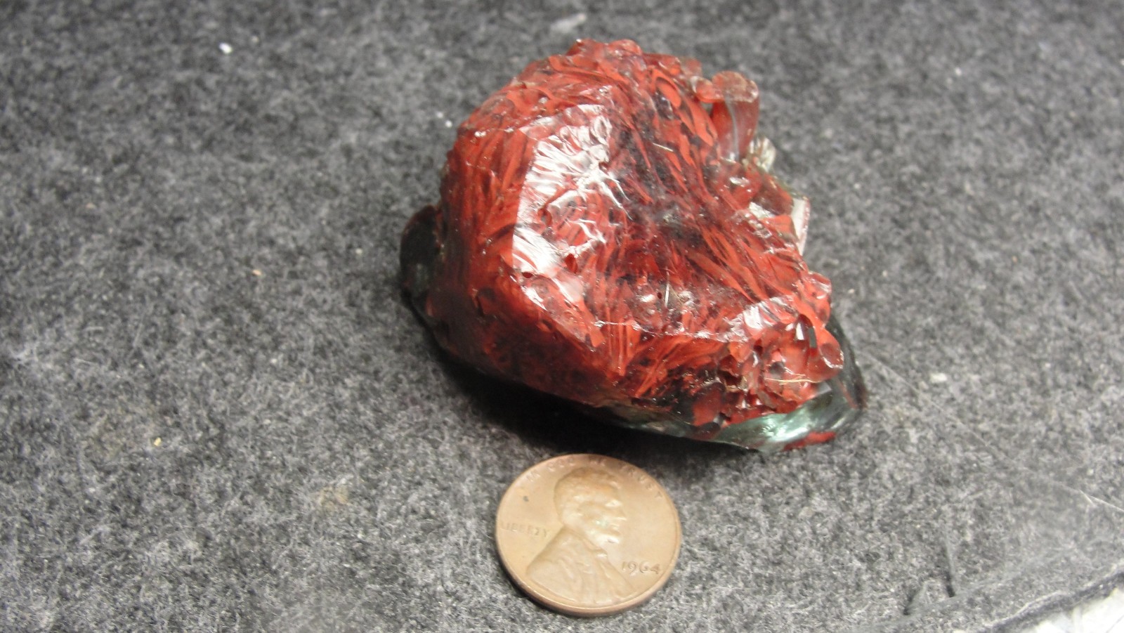 piece of Spaghetti OXBLOOD cullet from a Jabo Joker experimental marble run