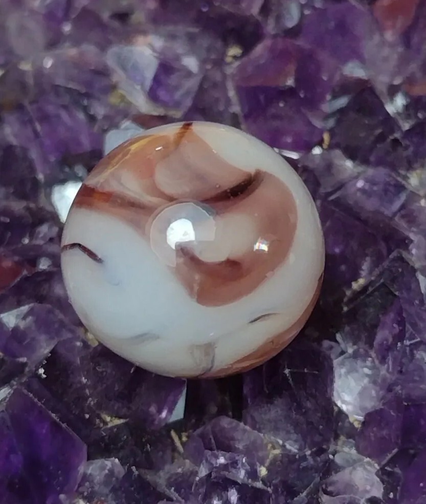 STUNNING ALLEY Glass PURPLE & WHITE Ghost Swirl Old VINTAGE Marbles .61″ NM-