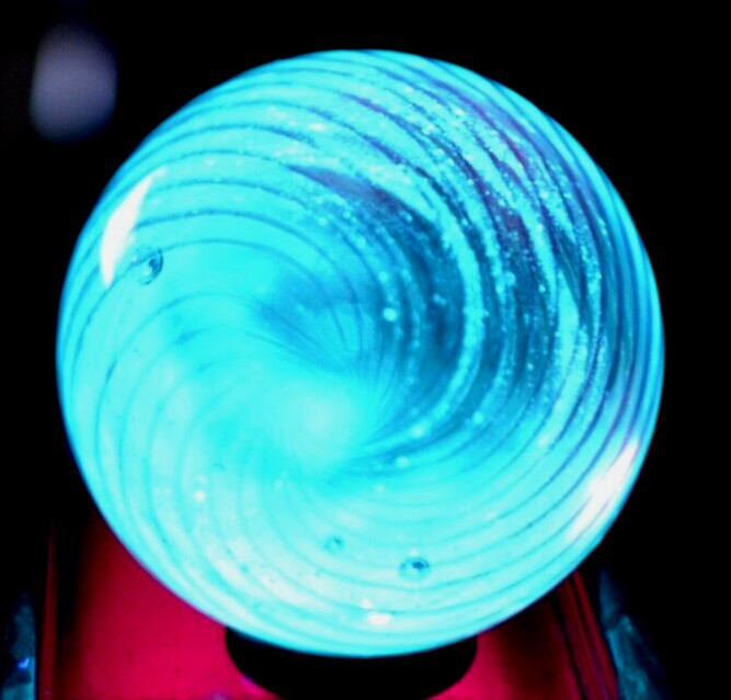 KRIS PARKE GLASS MARBLE/1.480″-BLUE BLACKLIGHT-COTTON CANDY GOOSEBERRY-