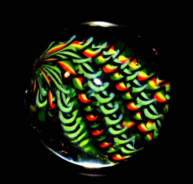 JOSHUA JUSTICE GLASS MARBLE/1.496″-BLACKLIGHT 10 CANE TWIST-2 BL RIBBON SETS