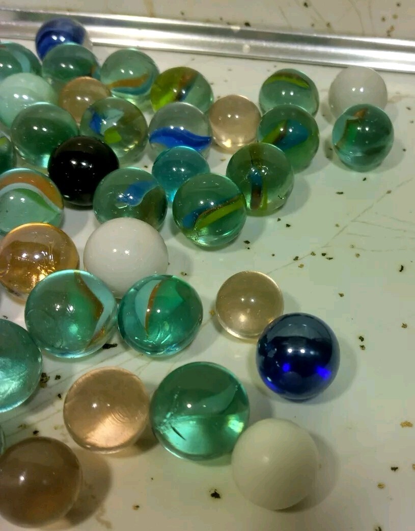 Vintage Glass Marbles Mixed Lot Of 83 Marbles Most Are Small/ Medium Size