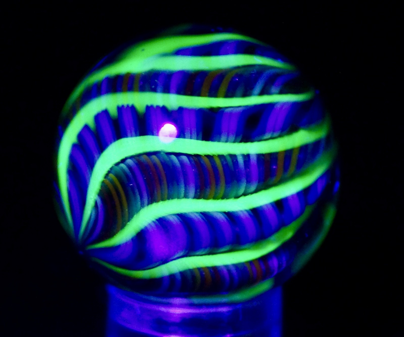 Bryan Trillas Glass Marble/Filigree Cane/UV/Purple & Pink Rainbow/0.8-0.9 inch