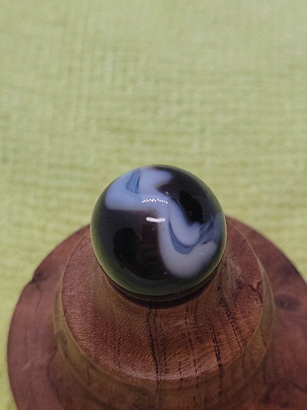 A53~Vintage Cairo(?) Heaton(?) Alley(?) 3 Color Folded Swirl 5/8″ Near Mint