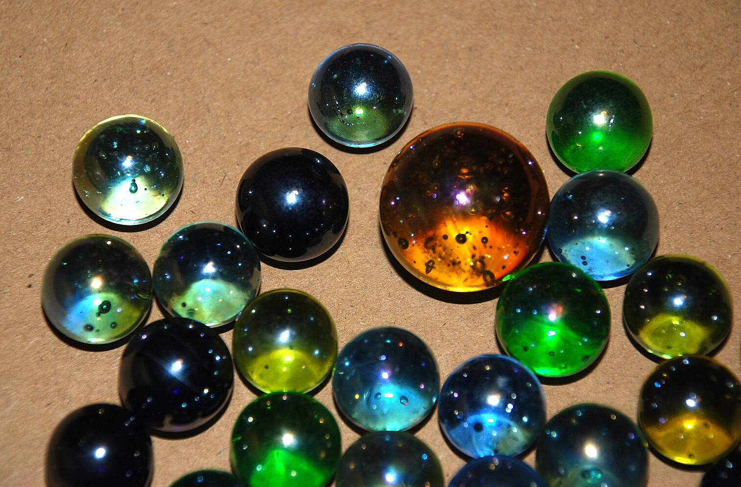 27 Vintage Oil Slick Carnaval Glass Marbles Shooters Iridescent Blue Green Glow