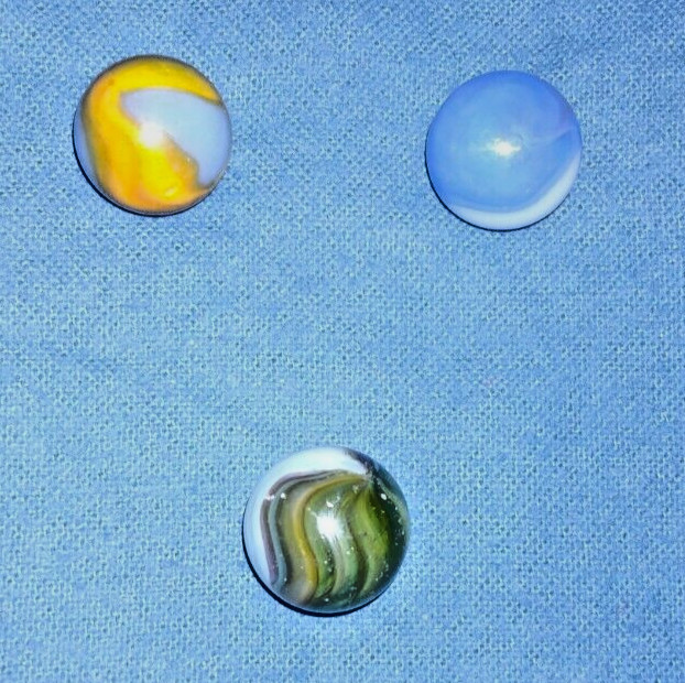 VINTAGE 3 MARBLES SWIRL BLUE OPAQUE AKRO ? VITRO ? CHRISTENSEN ? PELTIER ? 9/16″