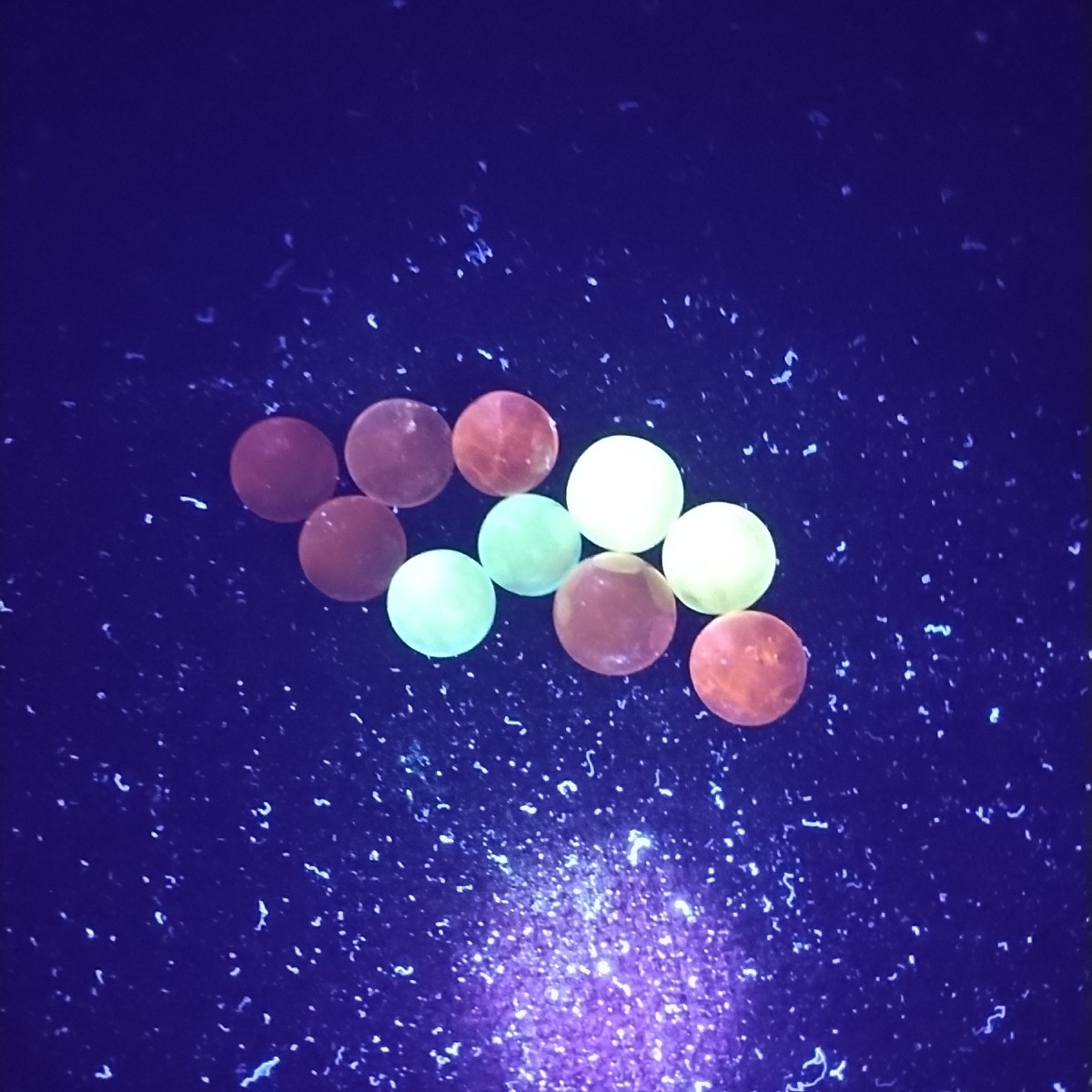 Lot of 10 UV Glow glass marbles Clear Light Blue Pink Peewees Uranium Cadmium