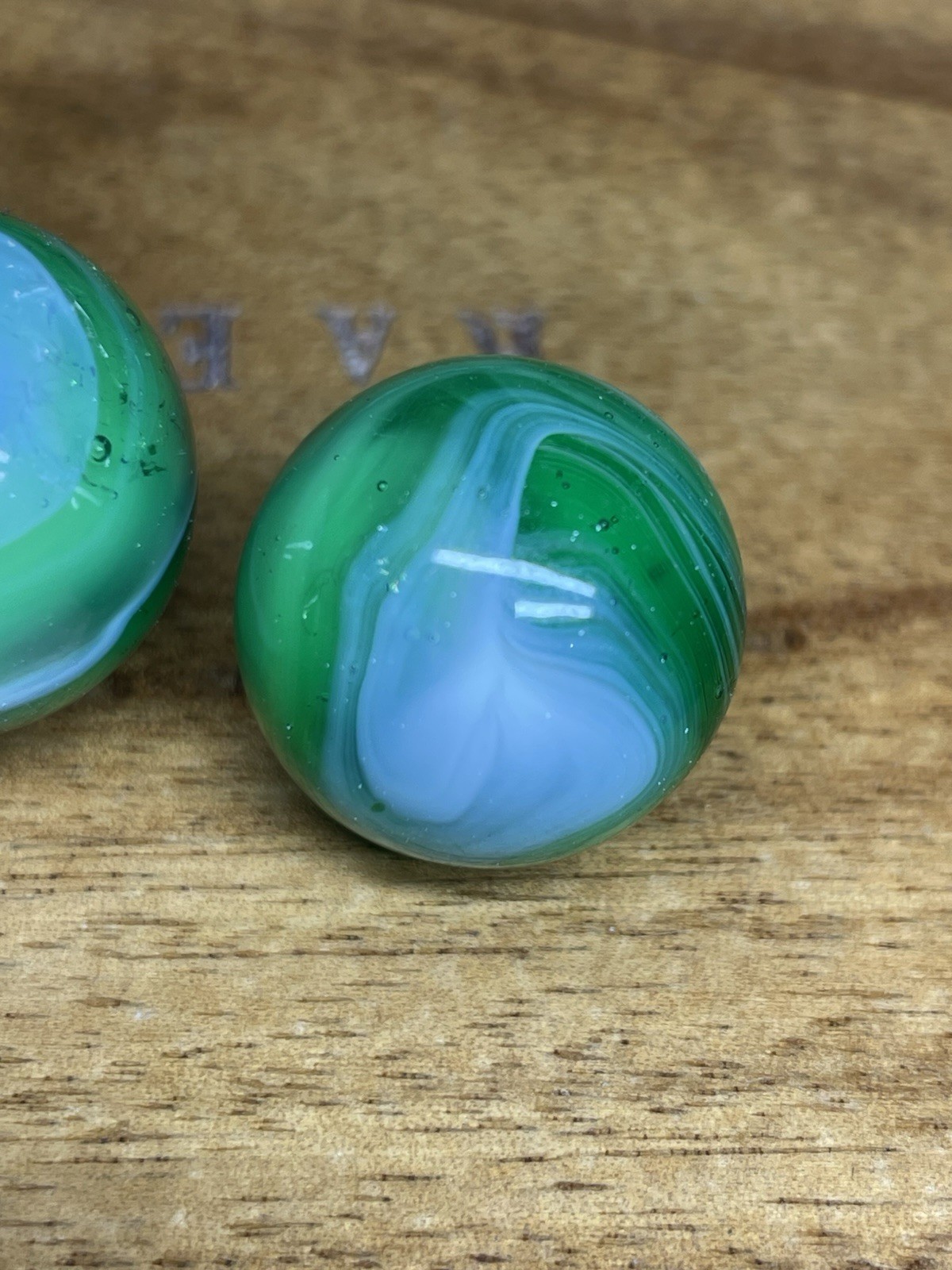 Cool Akro Agate Slag Lot Of 3 Green And White Marbles