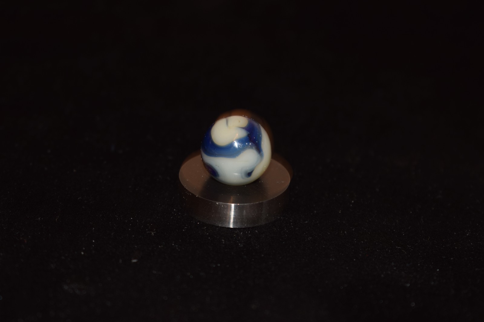 👀⏩Vintage Exceptional Ravenswood Cobalt 🔵Gray Base Toy Marble Size .635 MINT
