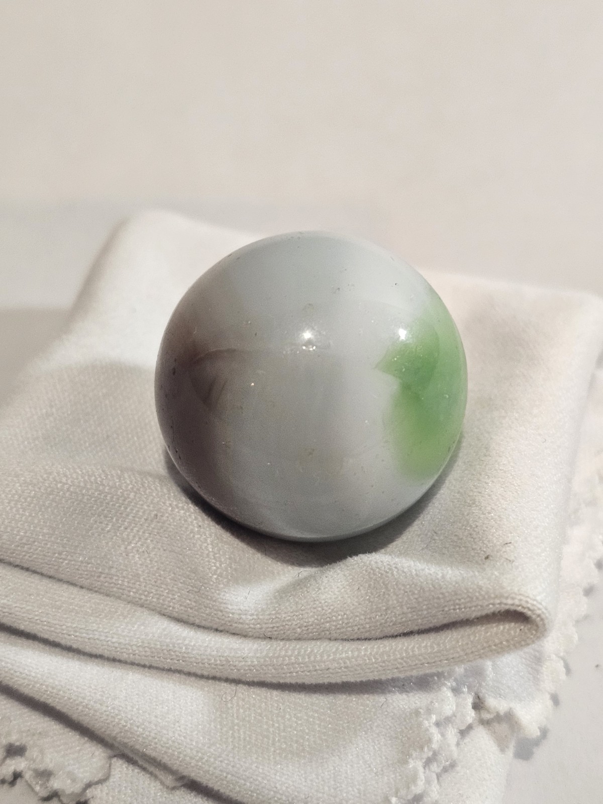Vintage Akro Agate Green/White & Brown Glass Marble – 1″