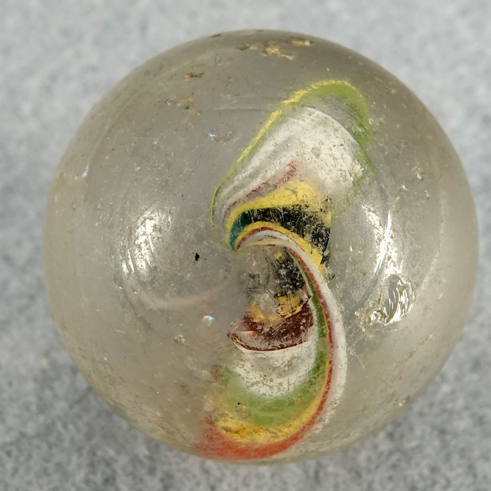 Marbles: SWIRL, Ribbon Core. 1-1/16″. Good(+) (7.9). (B1095)