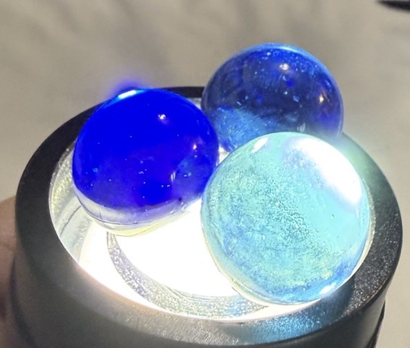 MARBLE LOT Of 16 BLUE LUSTER FINISH MARBLES 14-15mm
