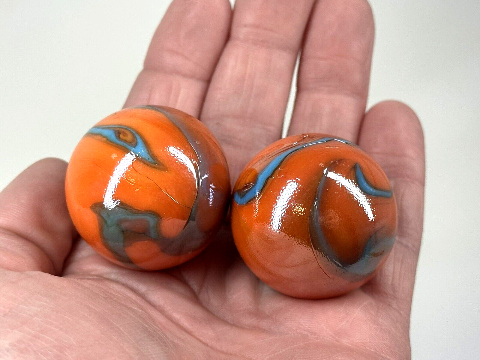 2 BOULDERS 35mm VALKYRIE Marbles 1-3/8″ Glass Ball Seahorse Orange/Blue LARGE
