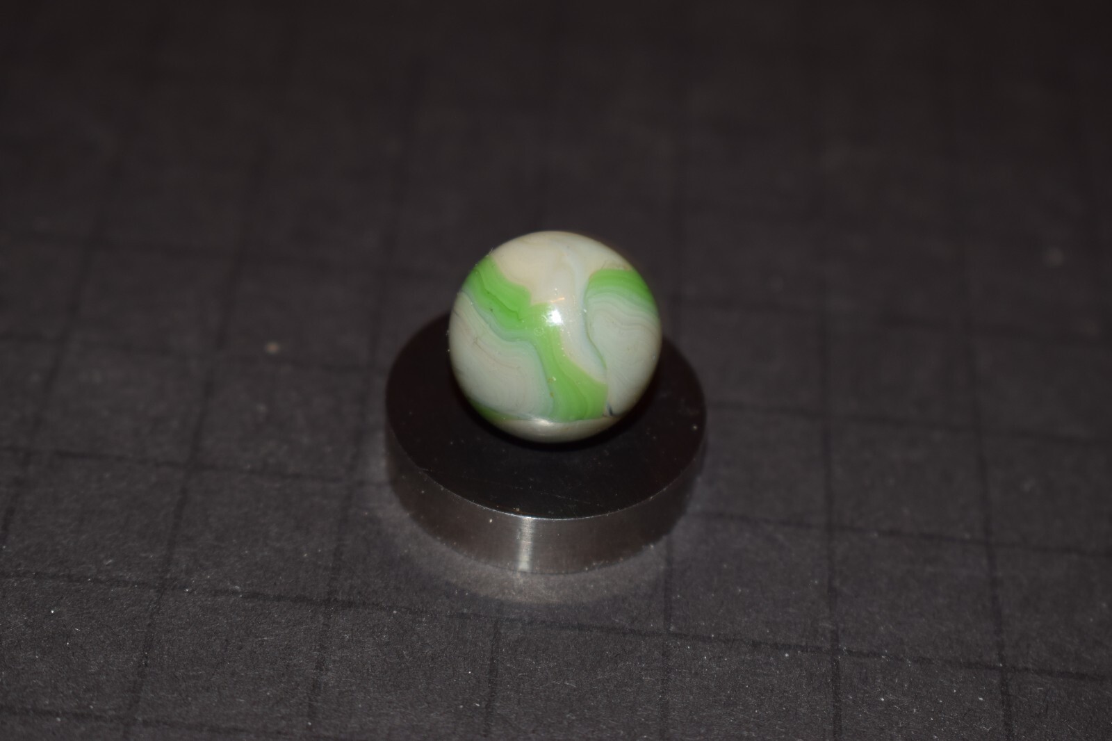 Alley/Ravenswood 💡Electric Green Gray Base Ribbon Toy Marble Size .640″ NM