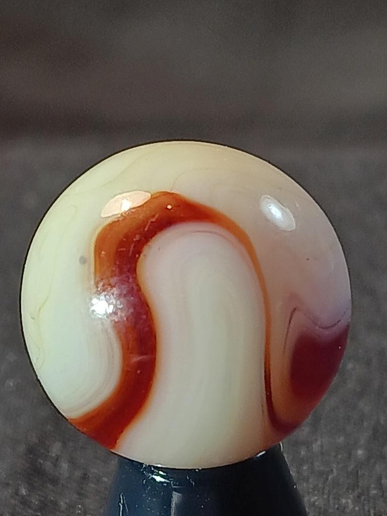5/8″ Alley Ravenswood Candy Reds Old Lace Swirl NM Serious Marble A933