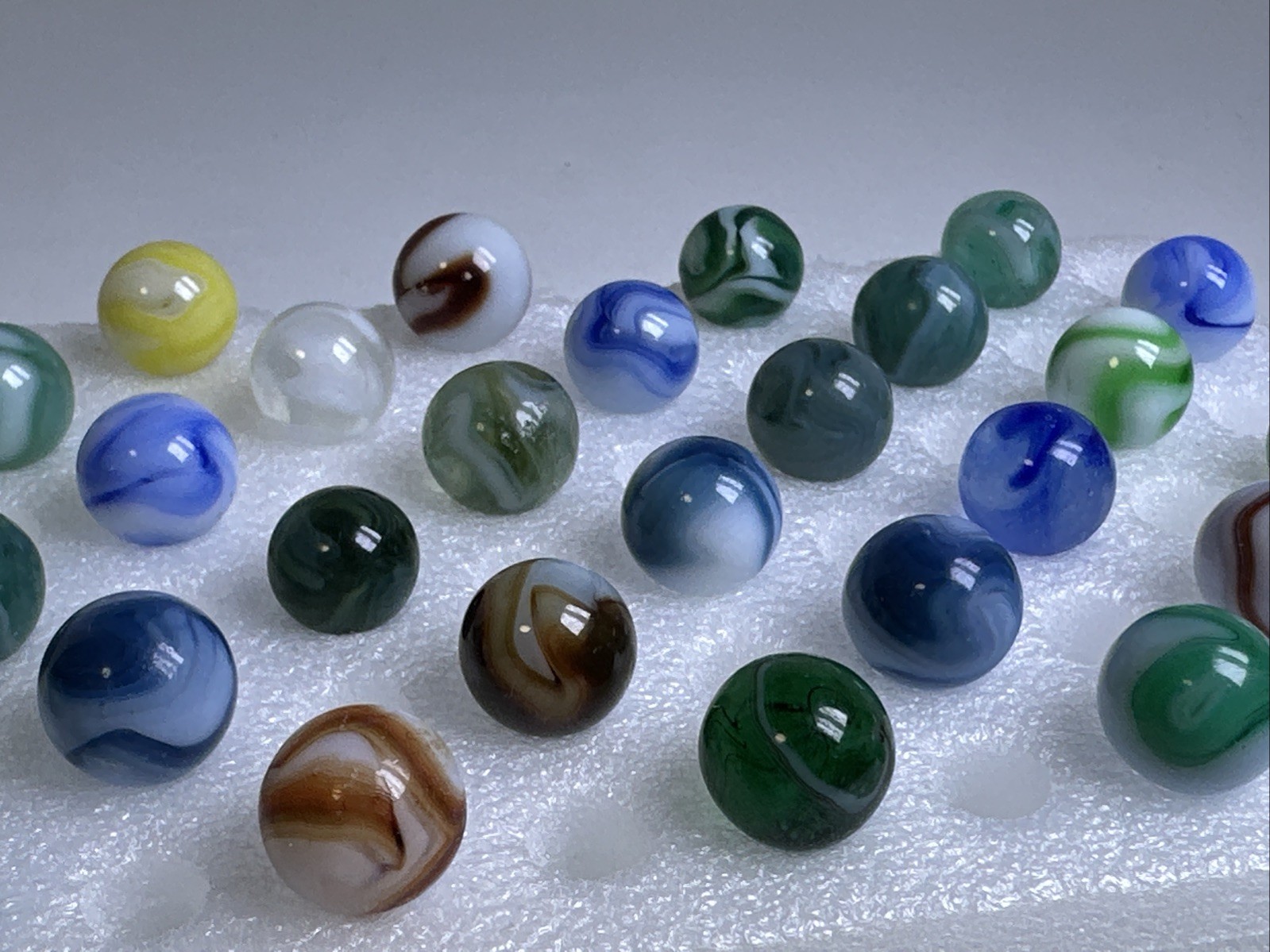 370 Lot Of 30 Vintage Cairo Swirl Marbles!
