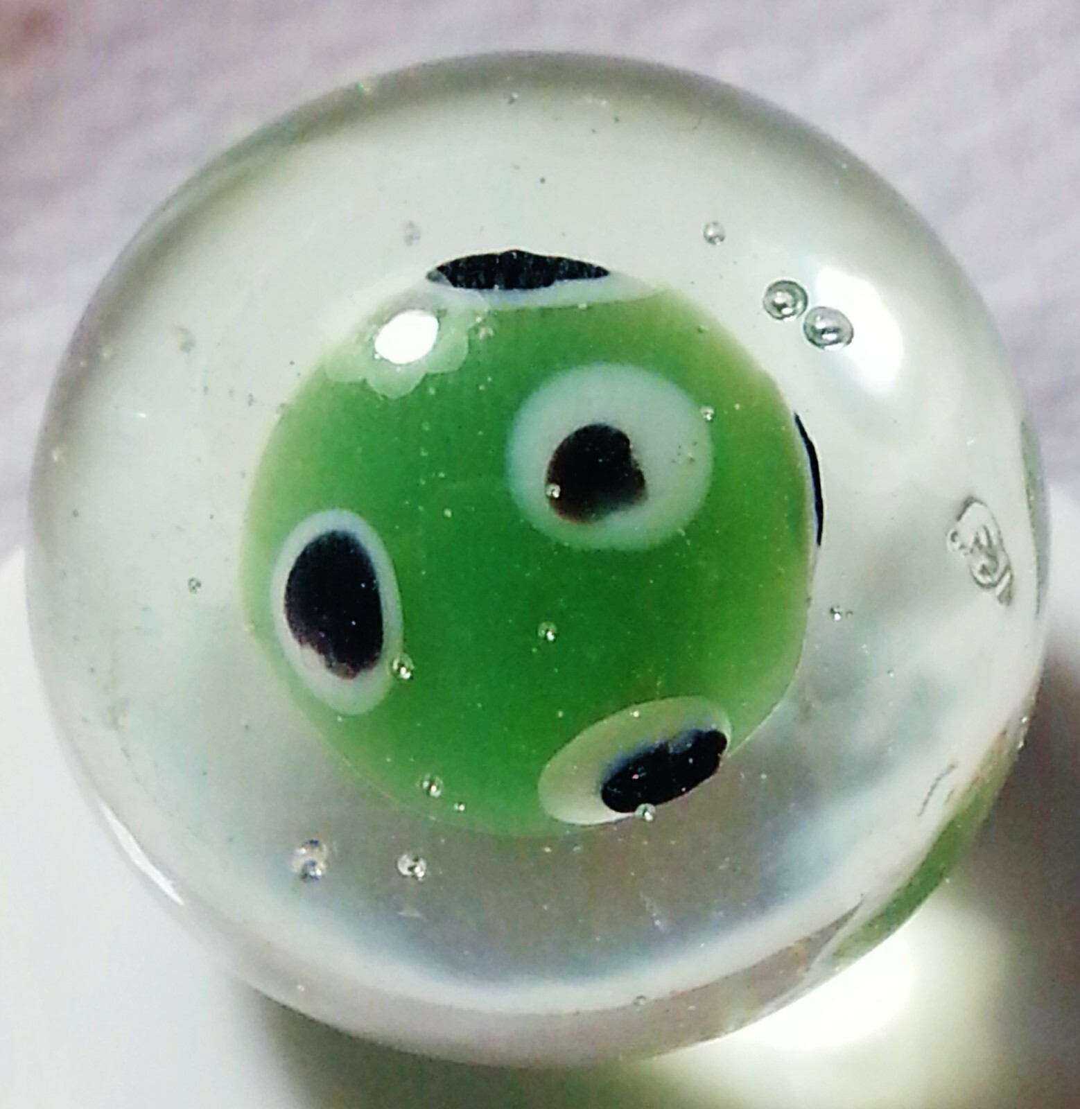 HANDMADE GLASS MARBLE “ALIEN BUBBLES” GREEN 25mm SHOOTER