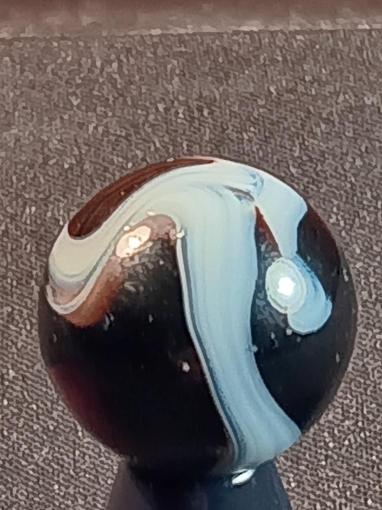 5/8″ Akro Agate CAC Dark Chocolate Swirl Slag Wispy White NM Serious Marble A724