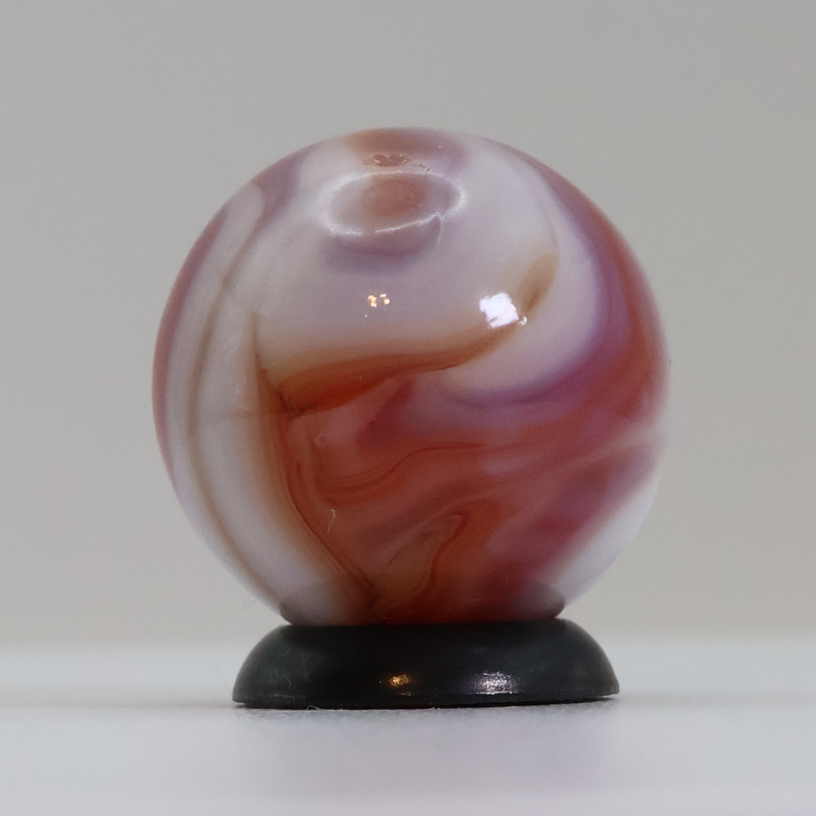 11/16″ Off Round Gorgeous Swirl Marble M-