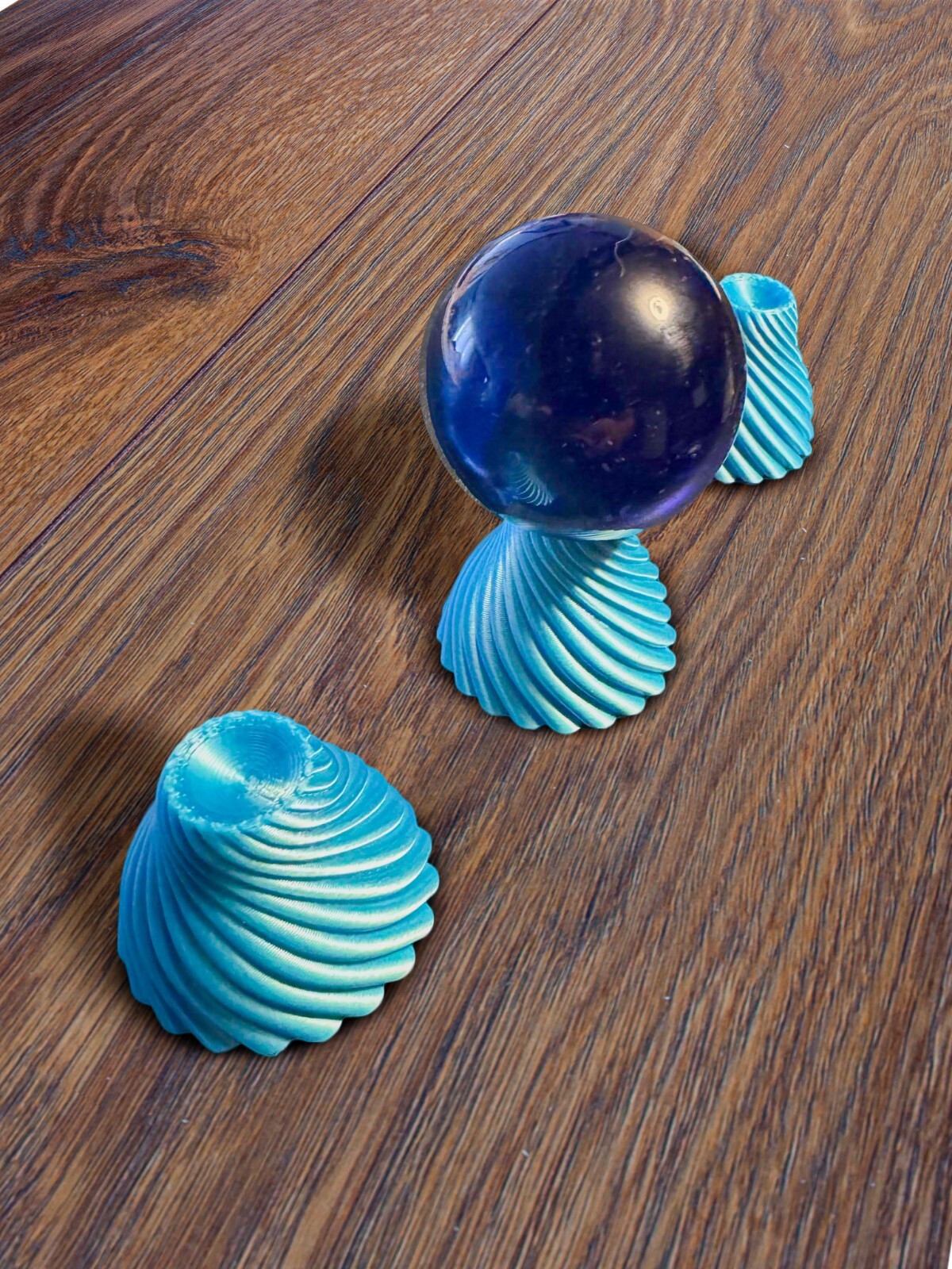 Smooth Lined Marble Stand for 1/2″ to 2.5″ Glass Marbles Art