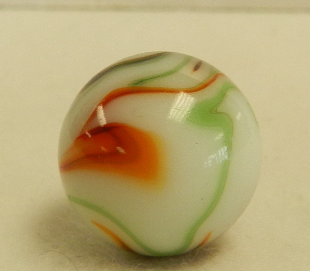 #20660m Vintage Miller Style Peltier Glass Christmas Tree Marble .74 Inches *NM*