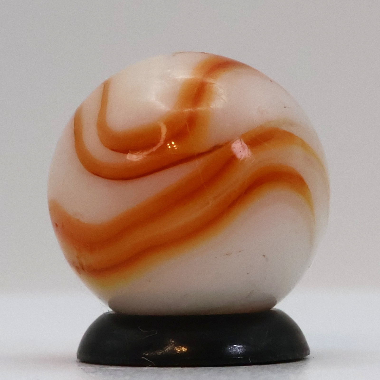 5/8″ Swirl Marble White/ Orange/ tan NM