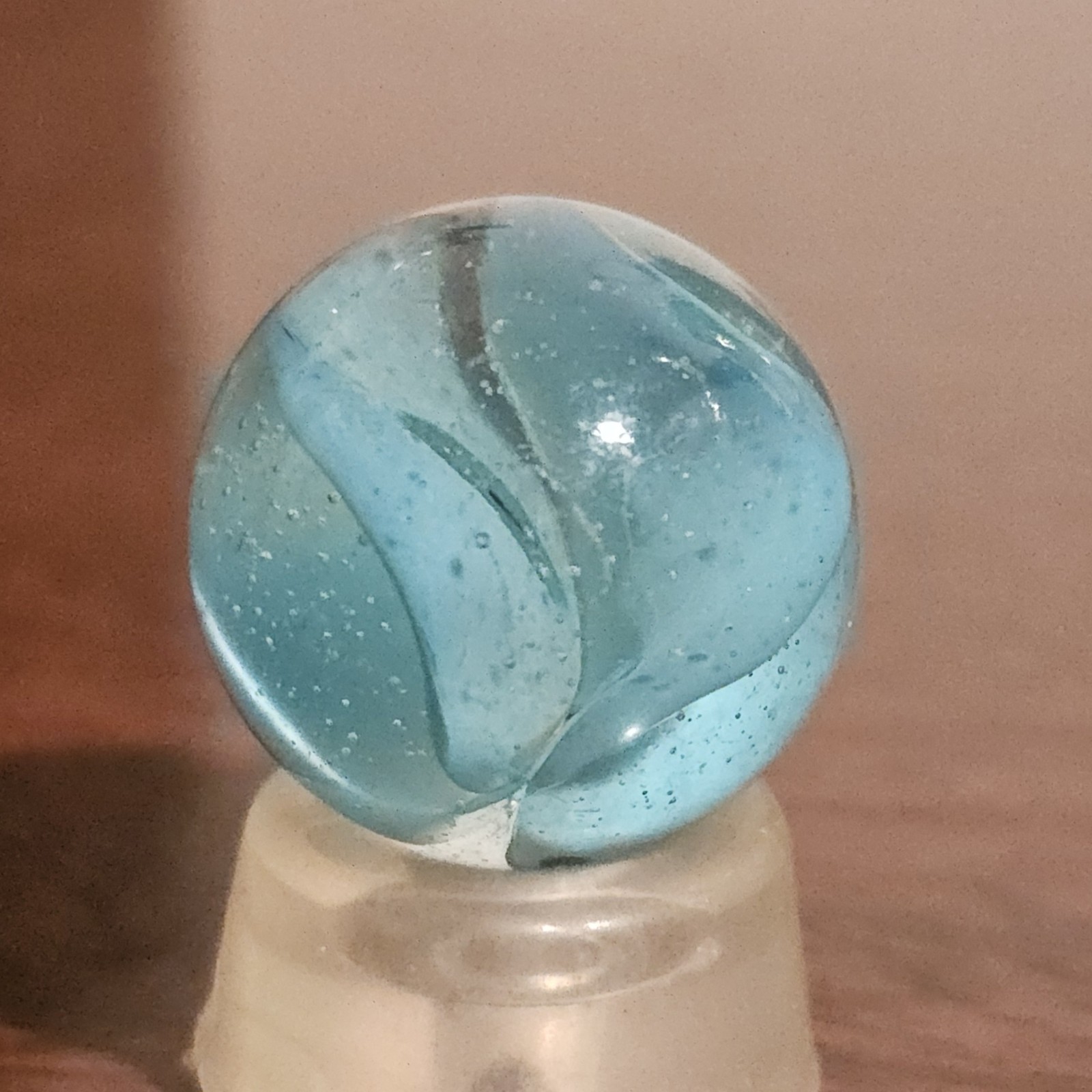 Vintage CE Bogard Blue 4-Lobe Floppy Cats Eye .937 Shooter Marble w Inclusion