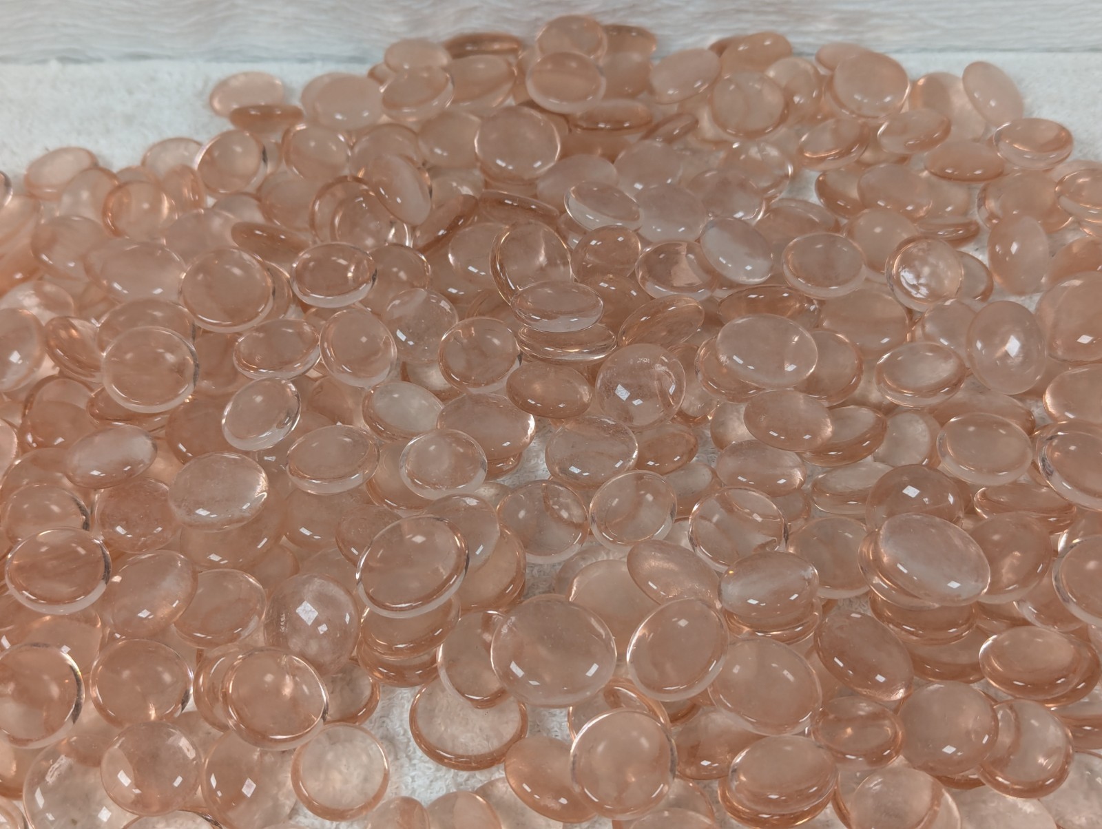 Mega Marbles – 4 lbs – Medium Flat Glass Nuggets – QRTZ Pink – #55805