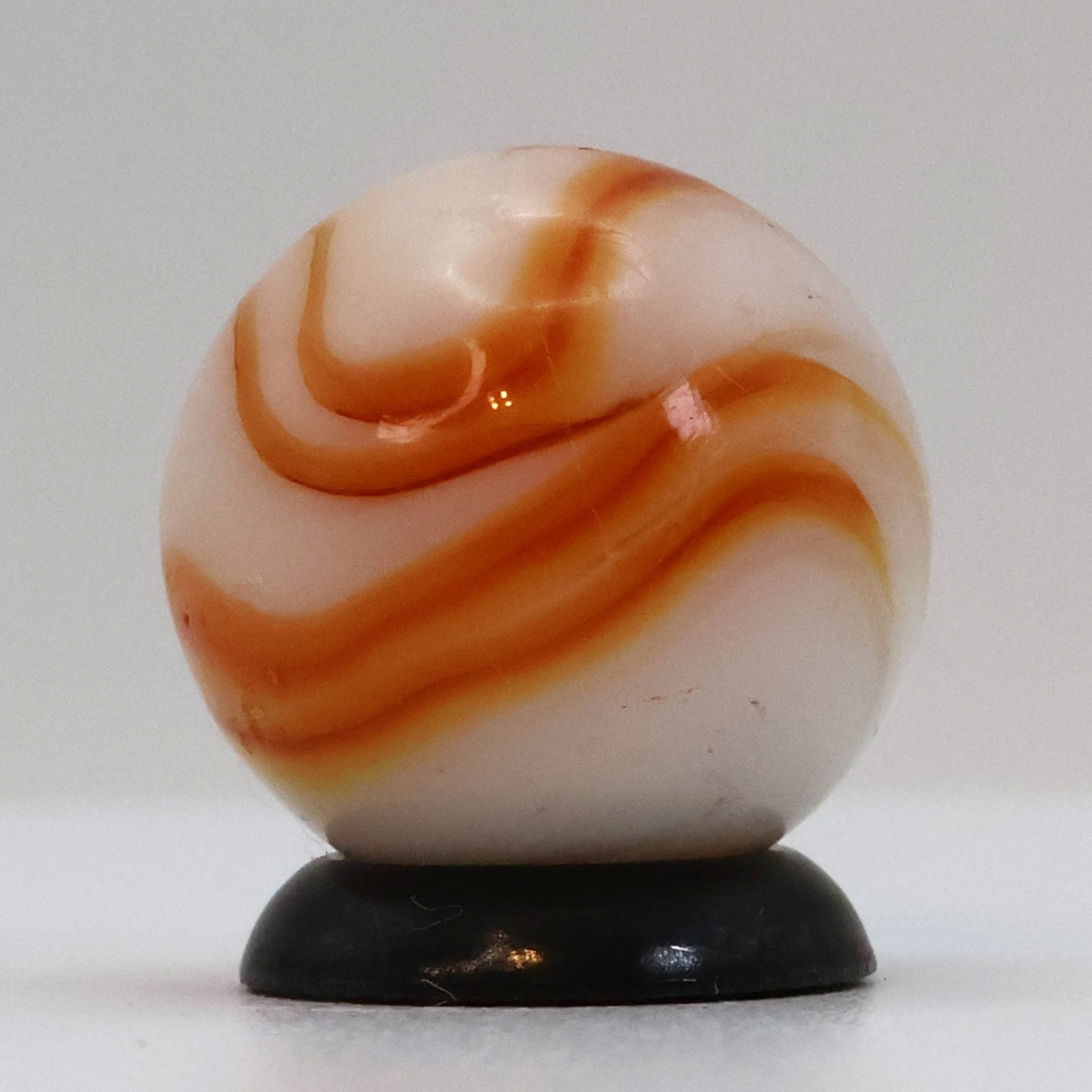 5/8″ Swirl Marble White/ Orange/ tan NM