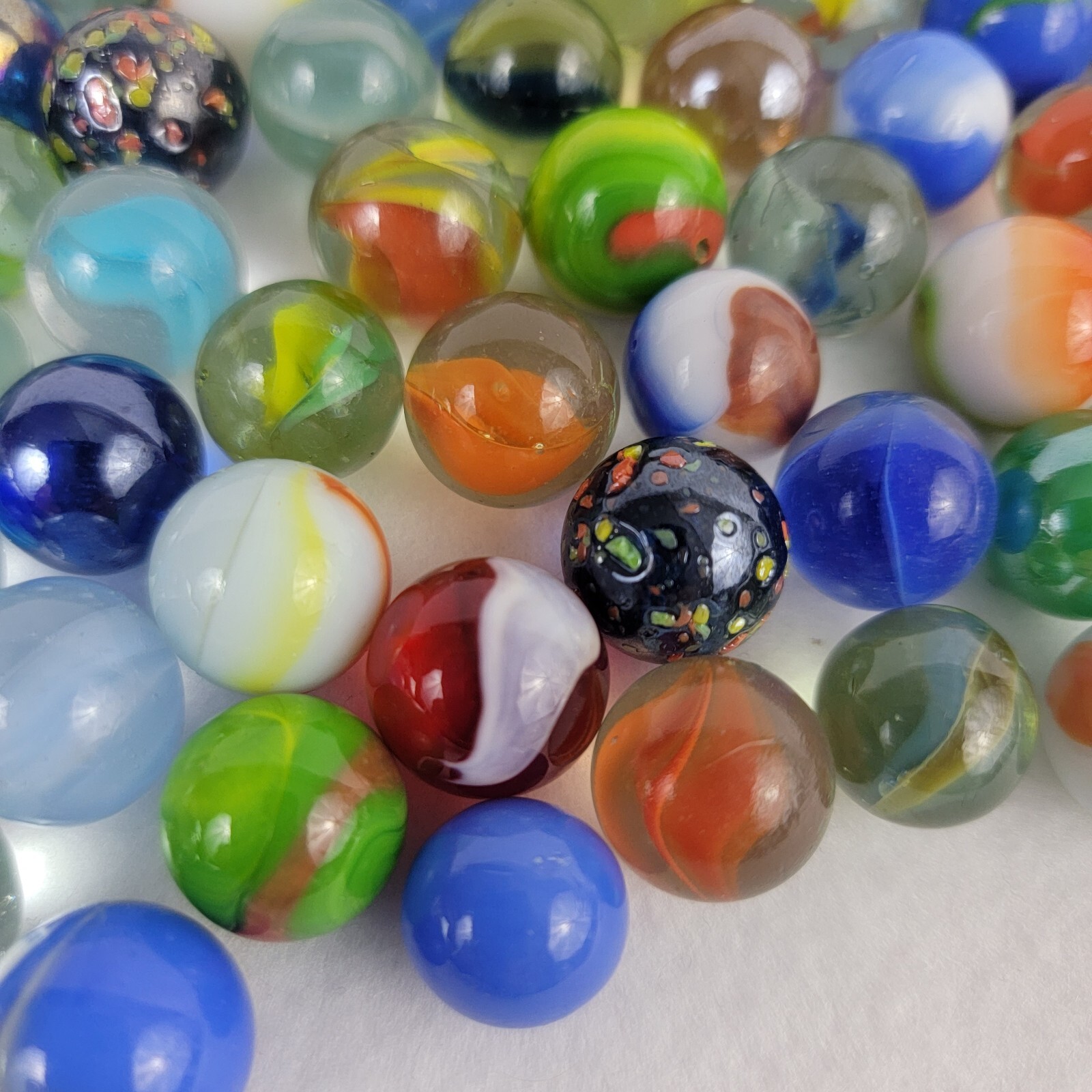 Vintage Glass Marbles Mixed Lot Multicolor 1/2″ Collectible