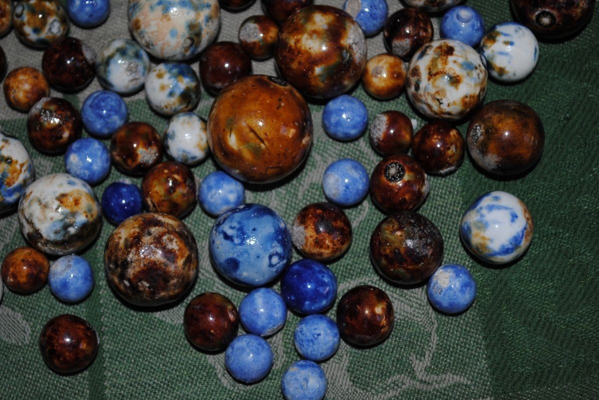 143 antique german bennington/jasper marbles with bag