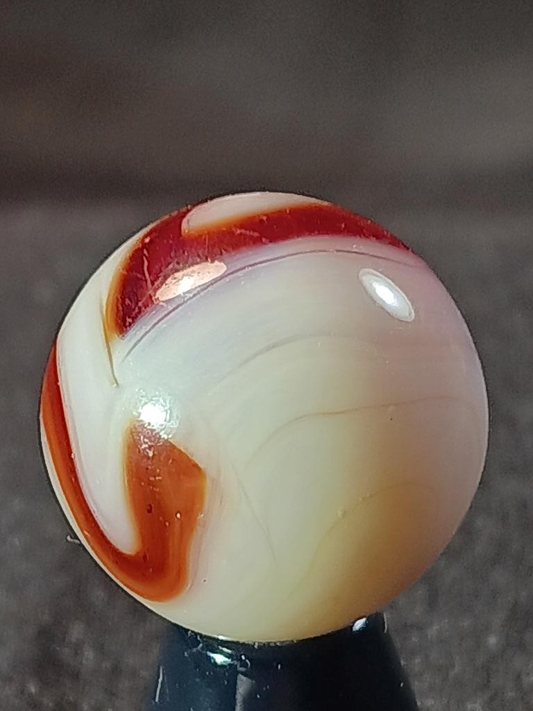 5/8″ Alley Ravenswood Candy Reds Old Lace Swirl NM Serious Marble A933