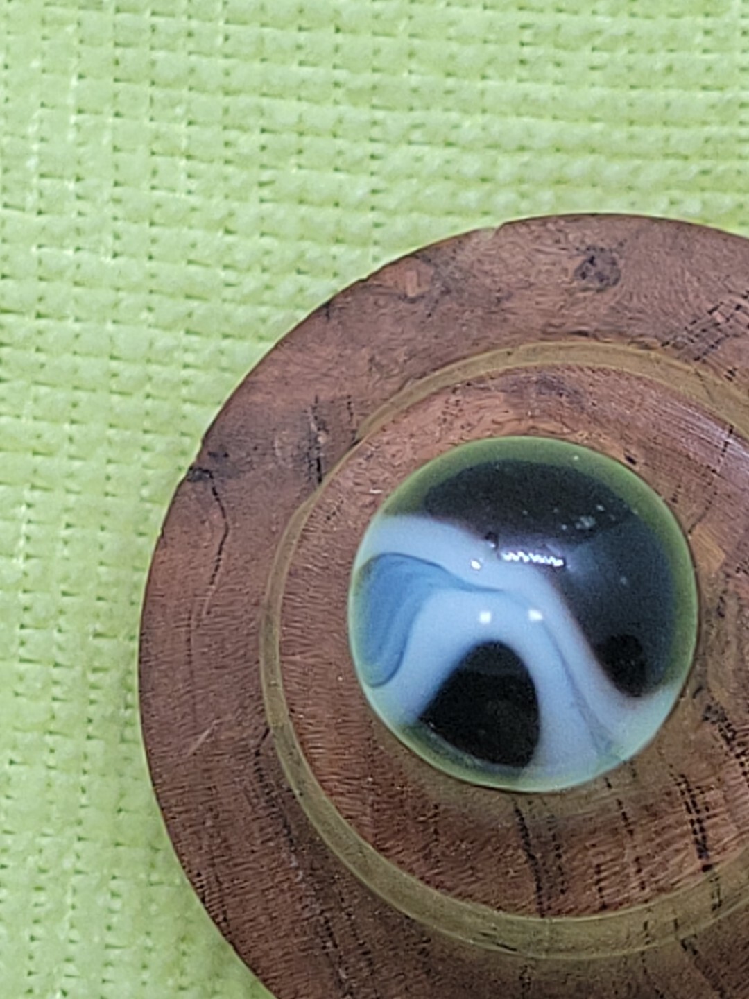 A53~Vintage Cairo(?) Heaton(?) Alley(?) 3 Color Folded Swirl 5/8″ Near Mint