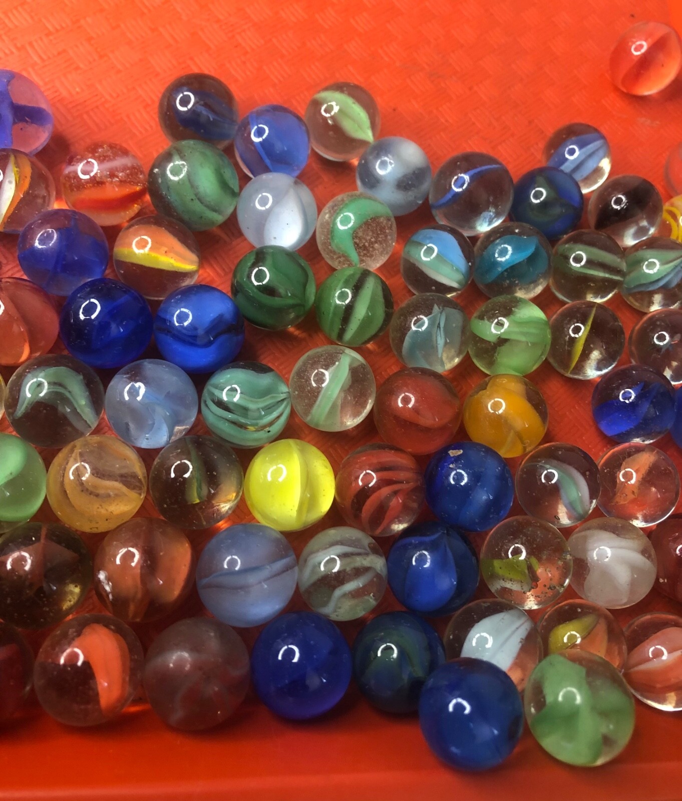 100 vintage CATS EYES OR RIBBON glass marbles 15-17mm tiny bubbles