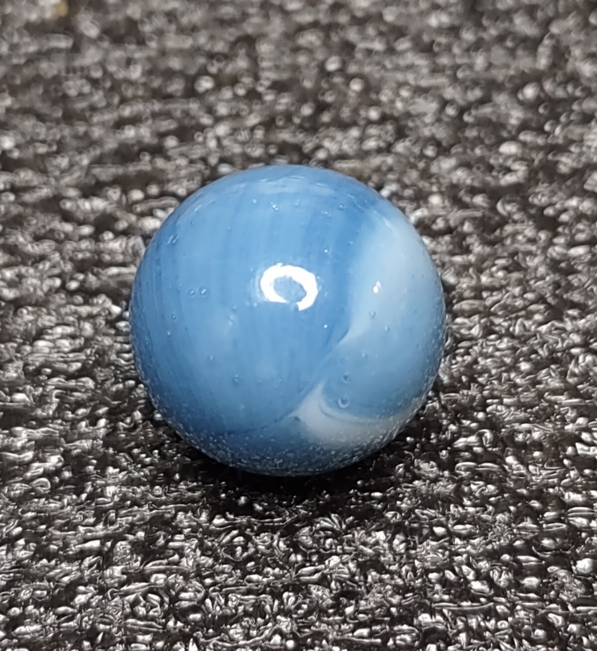 NM+ Opal – Unique Blue &🔥 White – Peltier Glass – Rainbo Vintage MARBLES .61″
