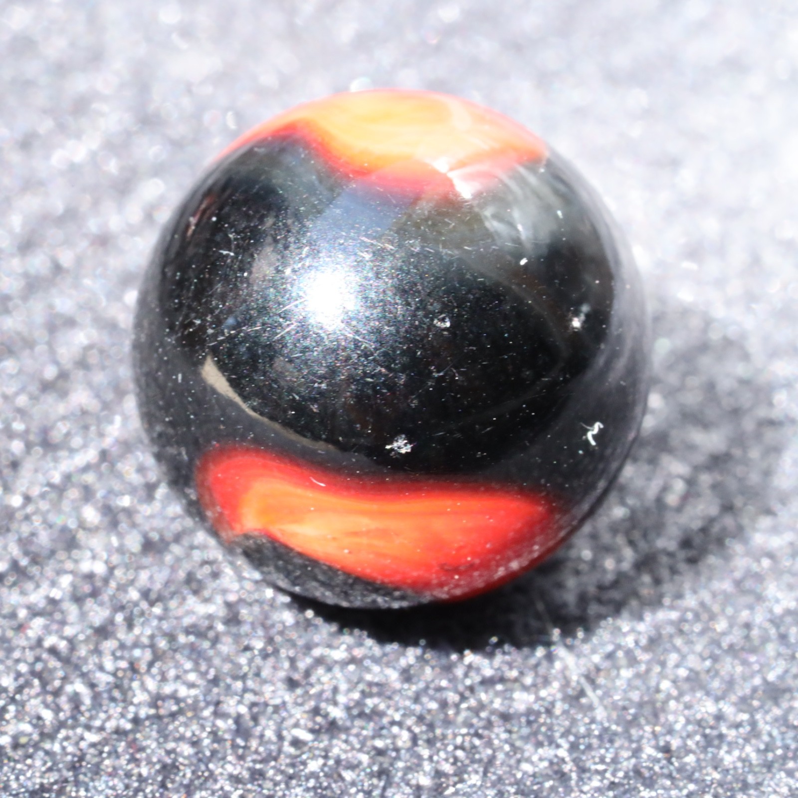 AKRO BLACK AND RED PRIZENAME CORKSCREW MARBLE .647″ MINT
